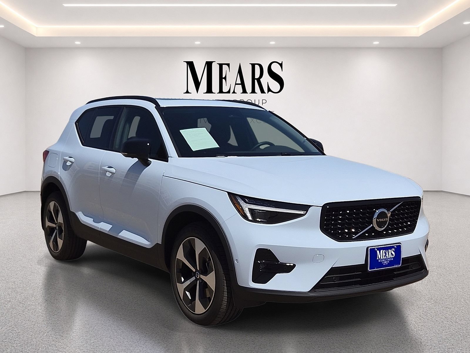 Used 2026 Volvo XC40 B5 Plus AWD/4WD image 8