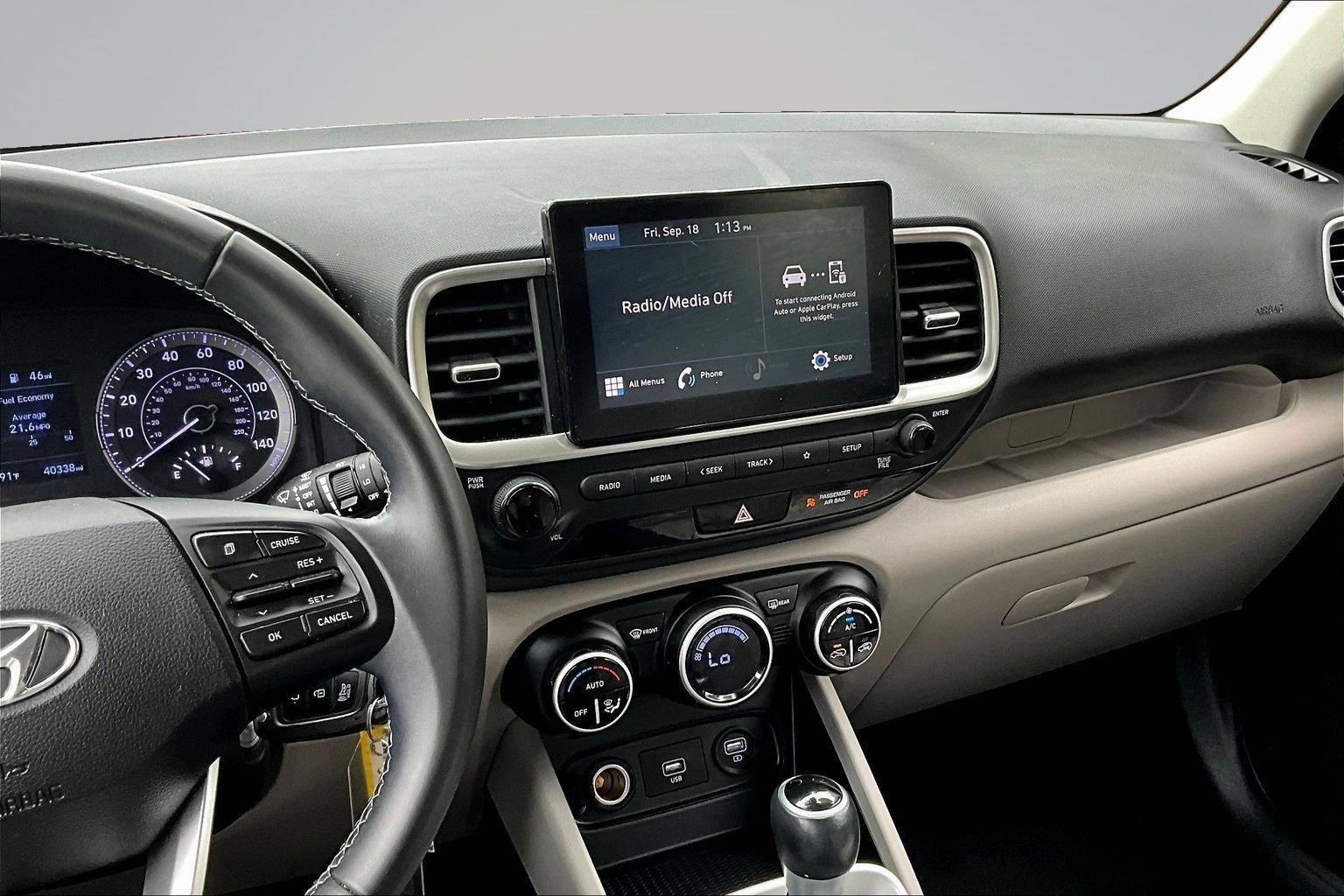 Used 2021 Hyundai Venue SEL w/ Cargo Package FWD image 9