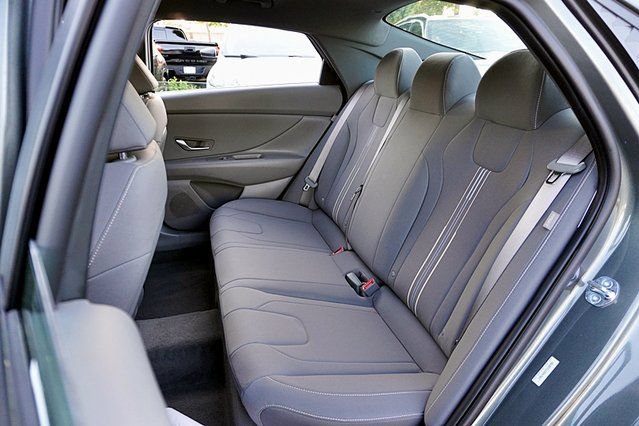 Certified 2026 Hyundai Elantra Sport FWD image 15