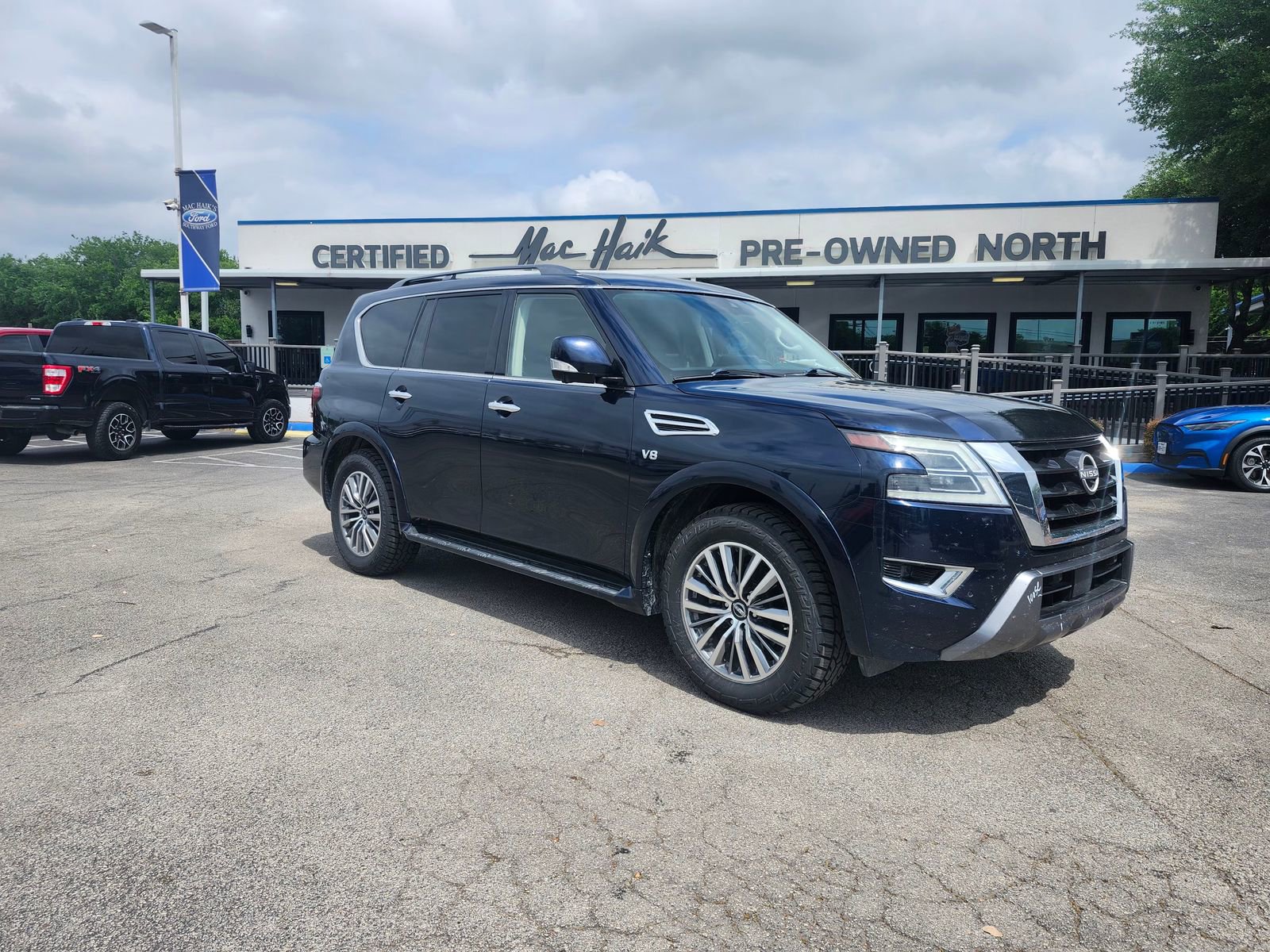 Used 2021 Nissan Armada SL w/ Captain's Chairs Package image 1