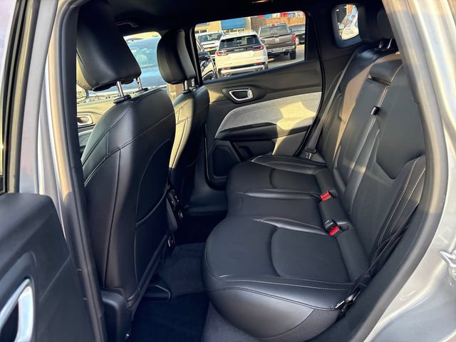 Used 2023 Jeep Compass Latitude AWD/4WD image 19