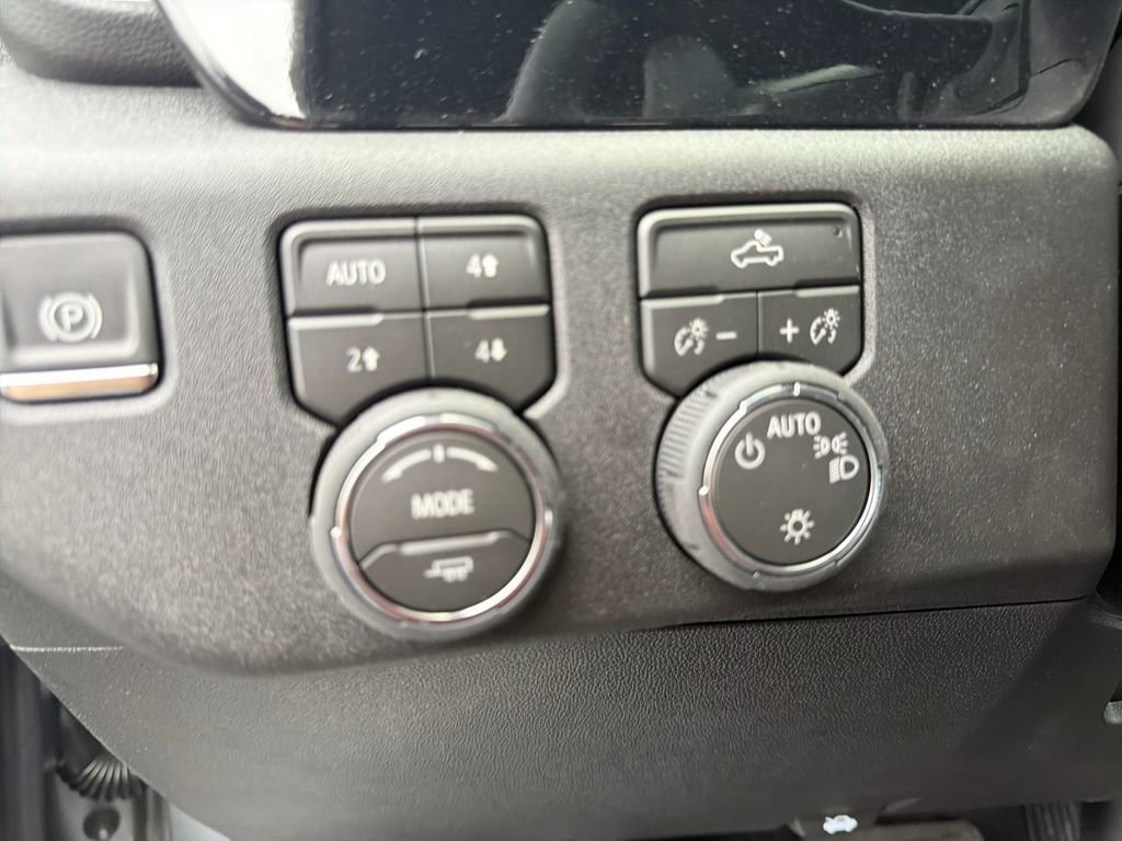 New 2026 Chevrolet Silverado 1500 LT image 32