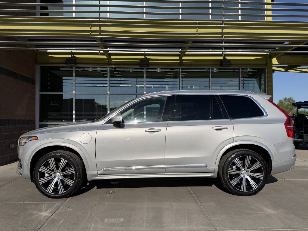 Used 2024 Volvo XC90 T8 Plus w/ Protection Package Premier AWD/4WD image 7