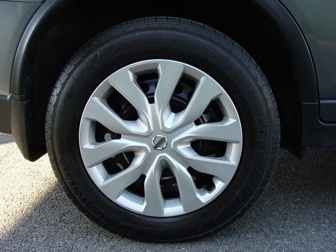 Used 2018 Nissan Rogue S AWD/4WD image 30