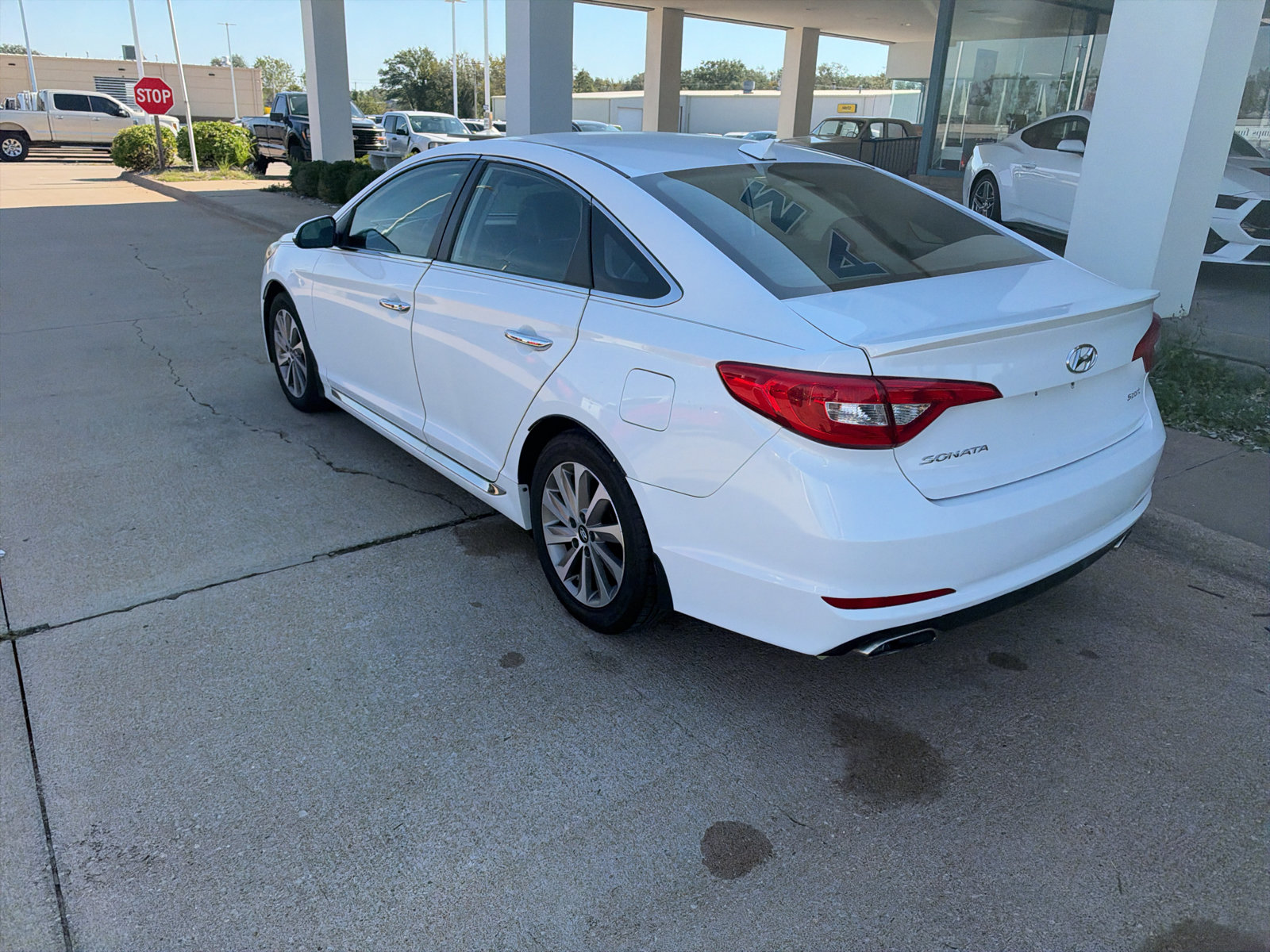 Used 2016 Hyundai Sonata Sport w/ Option Group 02 FWD image 8