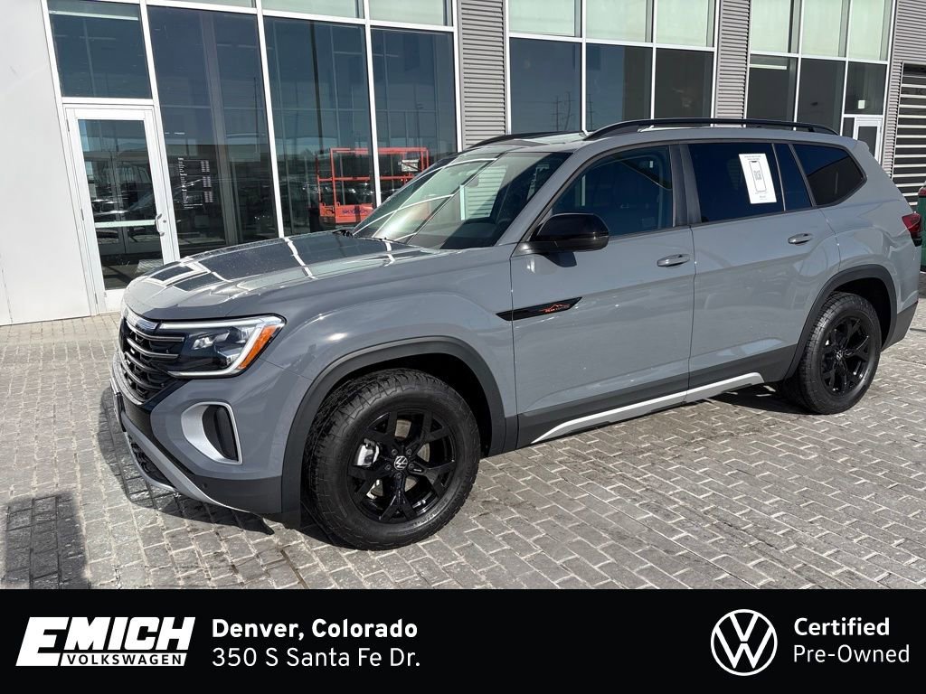 Certified 2025 Volkswagen Atlas Peak Edition SE image 1
