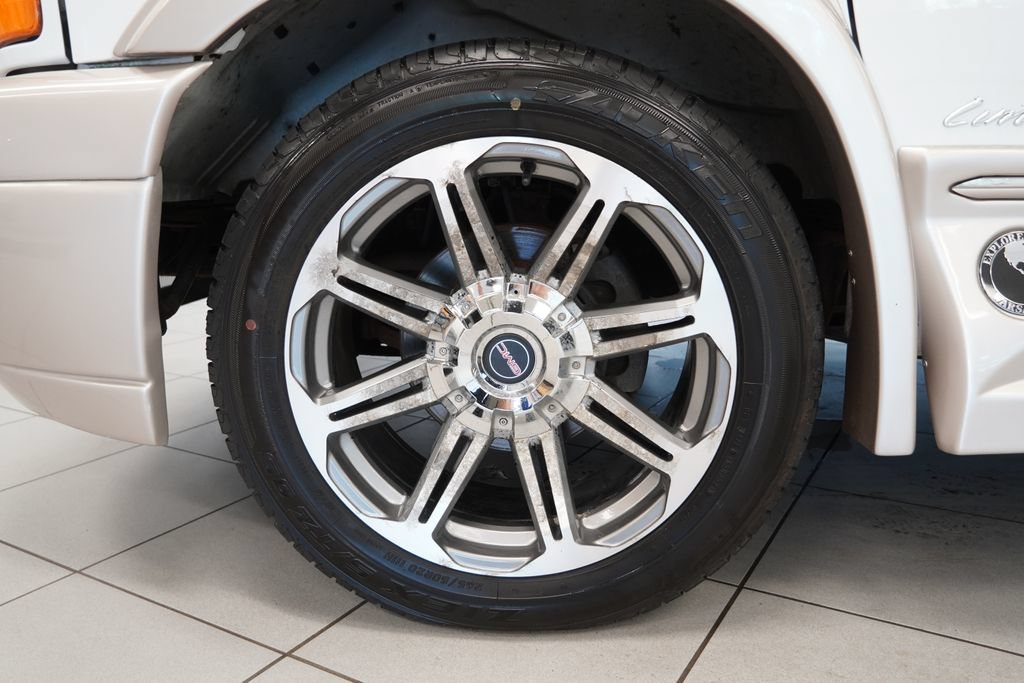 Used 2016 GMC Savana 2500 RWD image 17