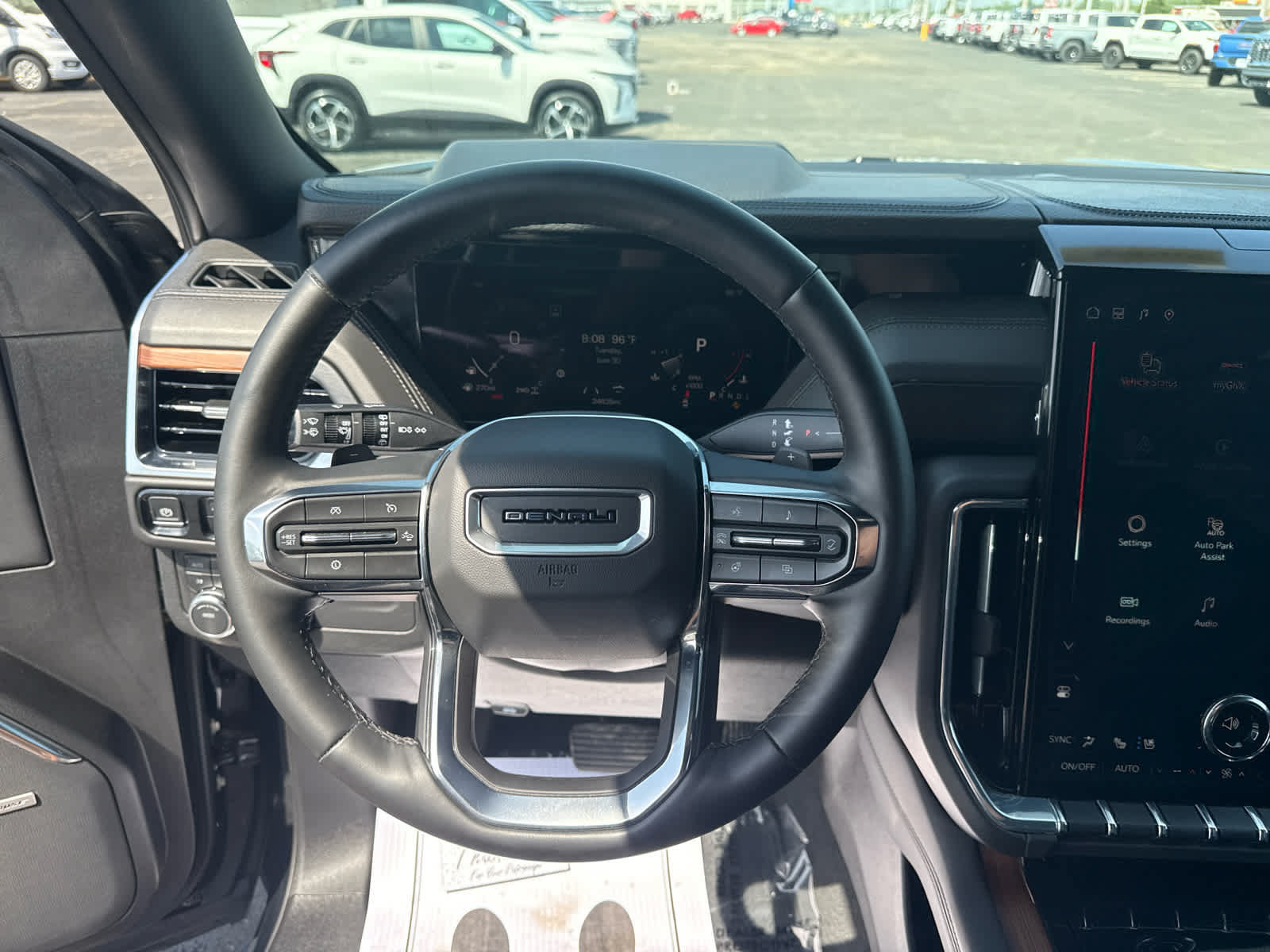 Used 2025 GMC Yukon Denali AWD/4WD image 15