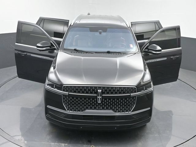 Used 2025 Lincoln Navigator Reserve AWD/4WD image 56
