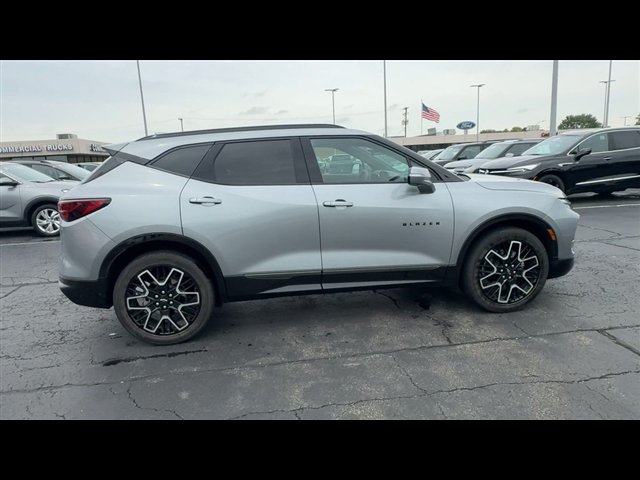 Certified 2025 Chevrolet Blazer RS w/ Driver Confidence II Package AWD/4WD image 9