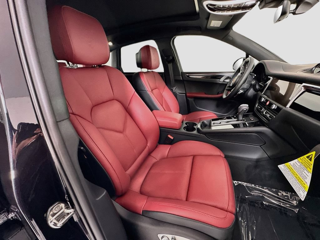 New 2026 Porsche Macan AWD/4WD image 30