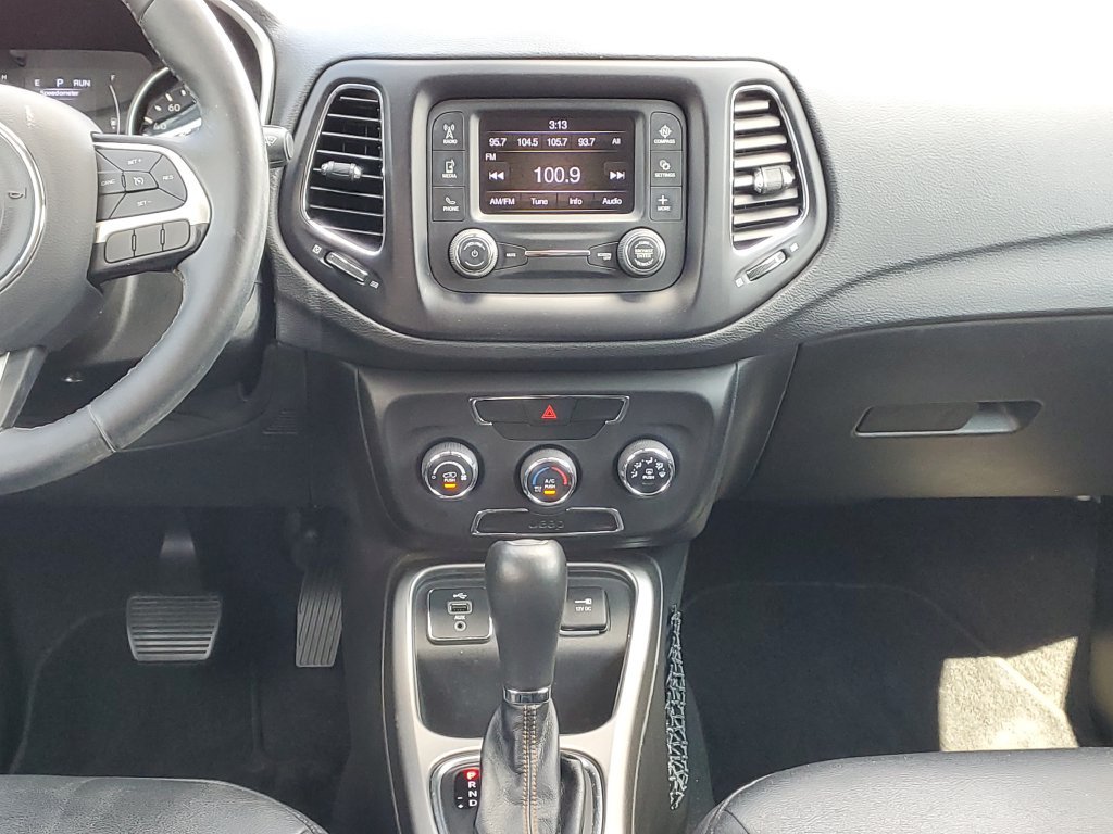 Used 2018 Jeep Compass Latitude FWD image 23