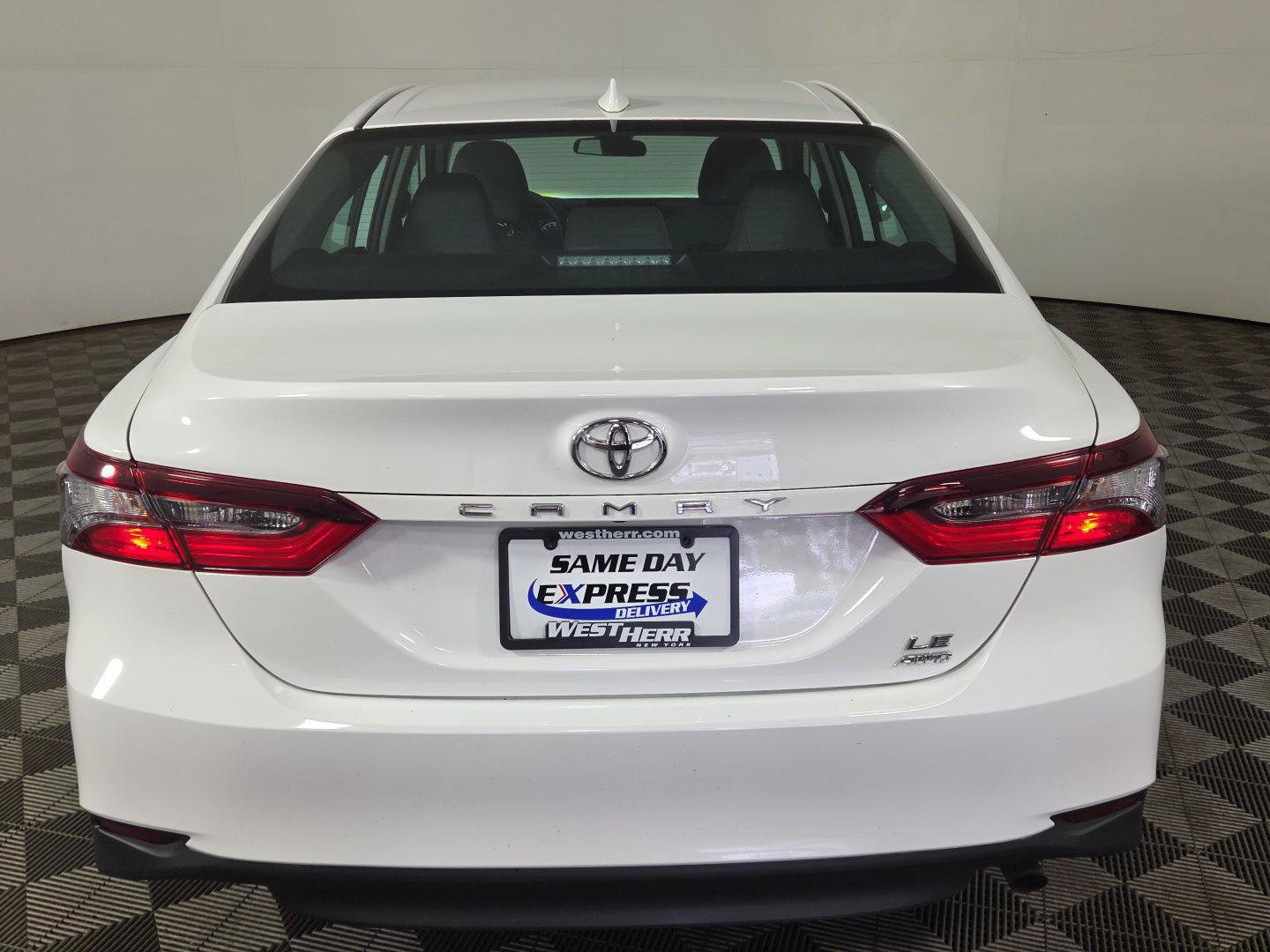 Used 2023 Toyota Camry LE AWD/4WD image 5
