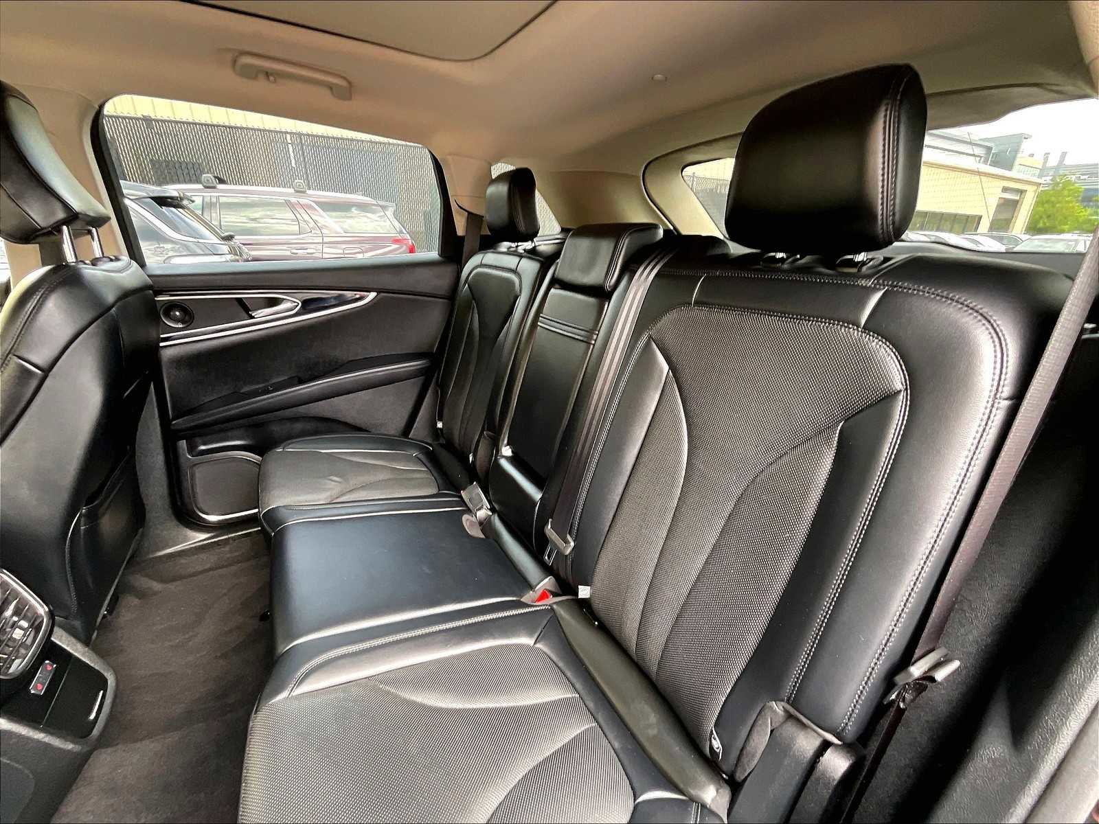 Used 2022 Lincoln Nautilus Reserve image 15