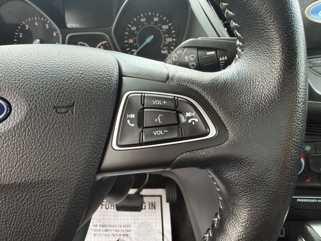 Used 2019 Ford Escape SE FWD image 16