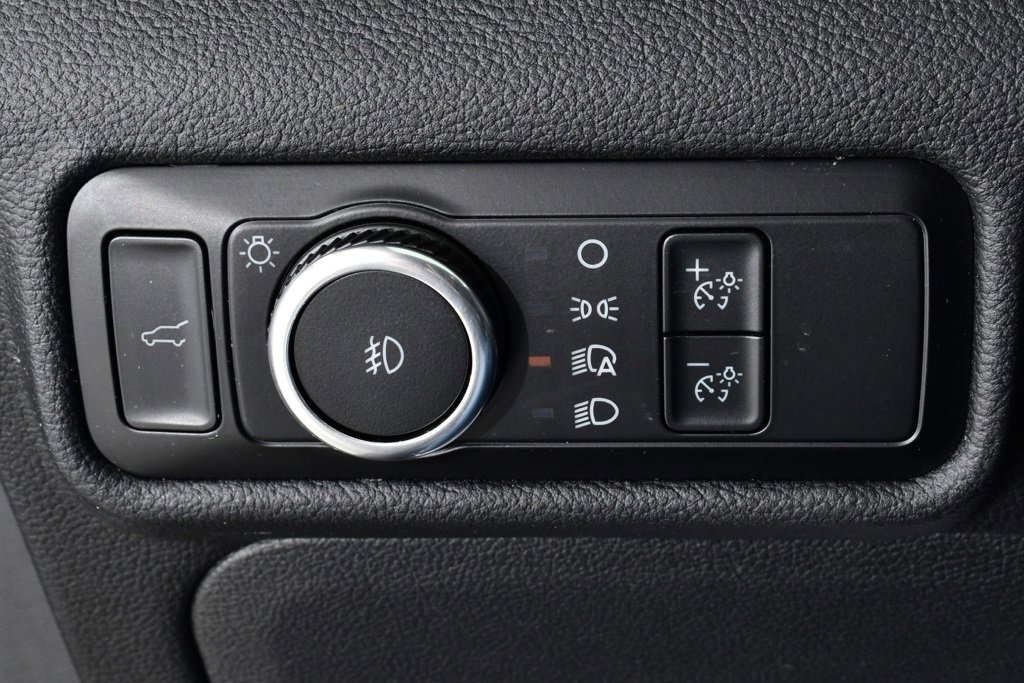 Used 2023 Ford Explorer XLT w/ Equipment Group 202A image 32