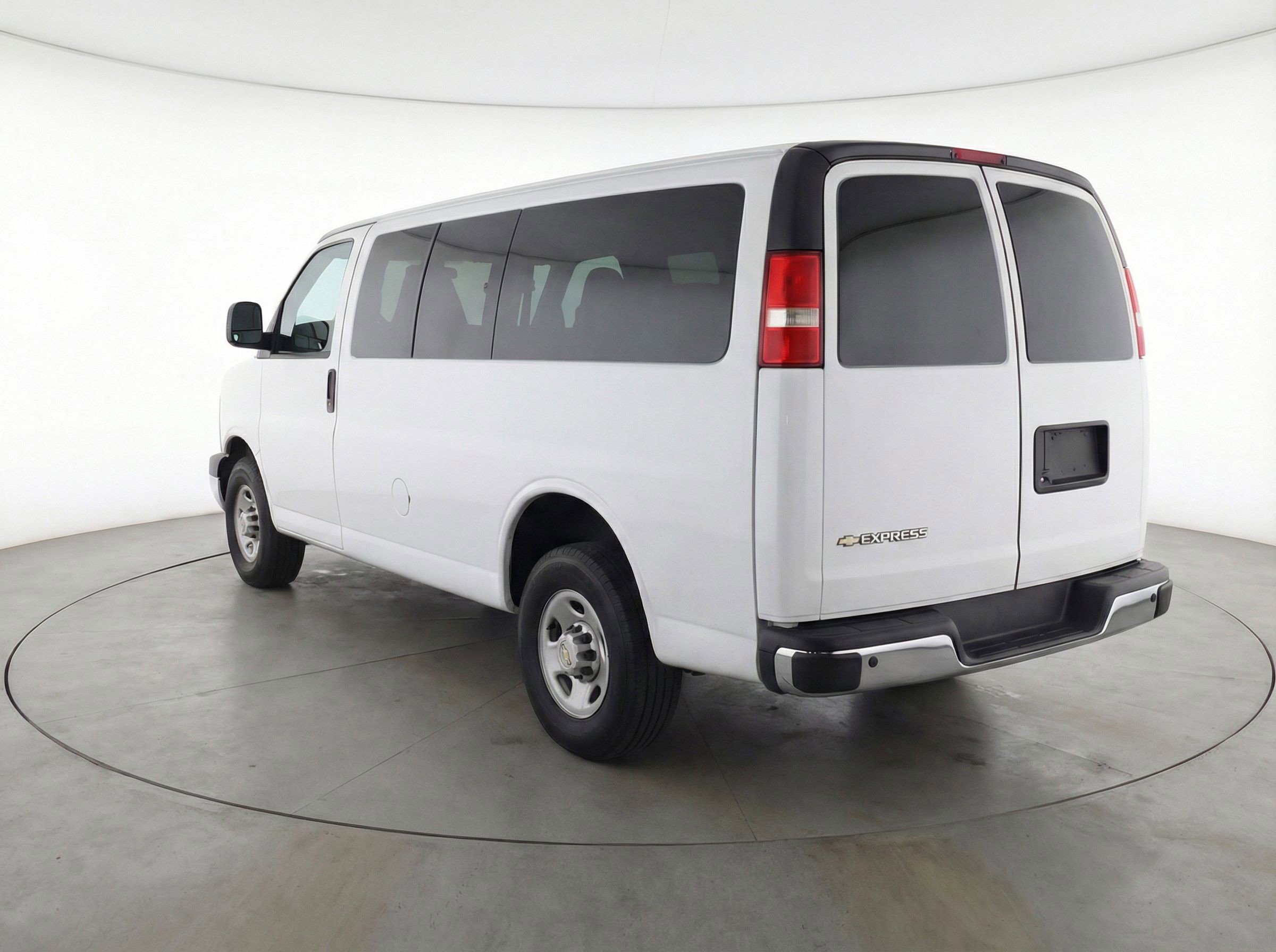 Used 2025 Chevrolet Express 3500 LT w/ LT Preferred Equipment Group image 6