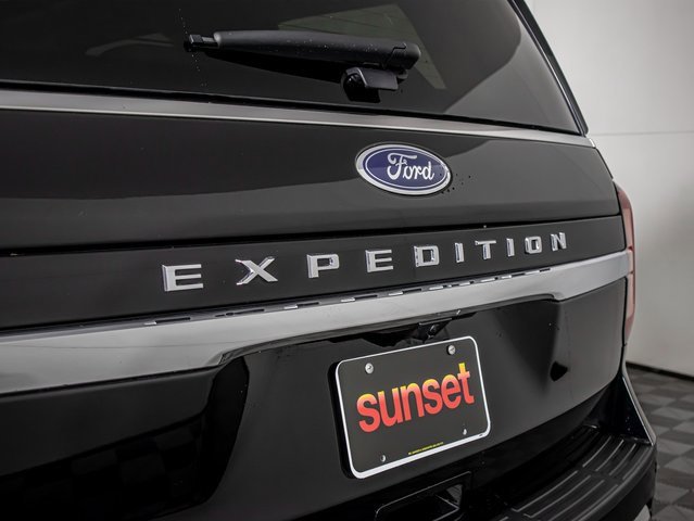 Used 2023 Ford Expedition Limited image 13
