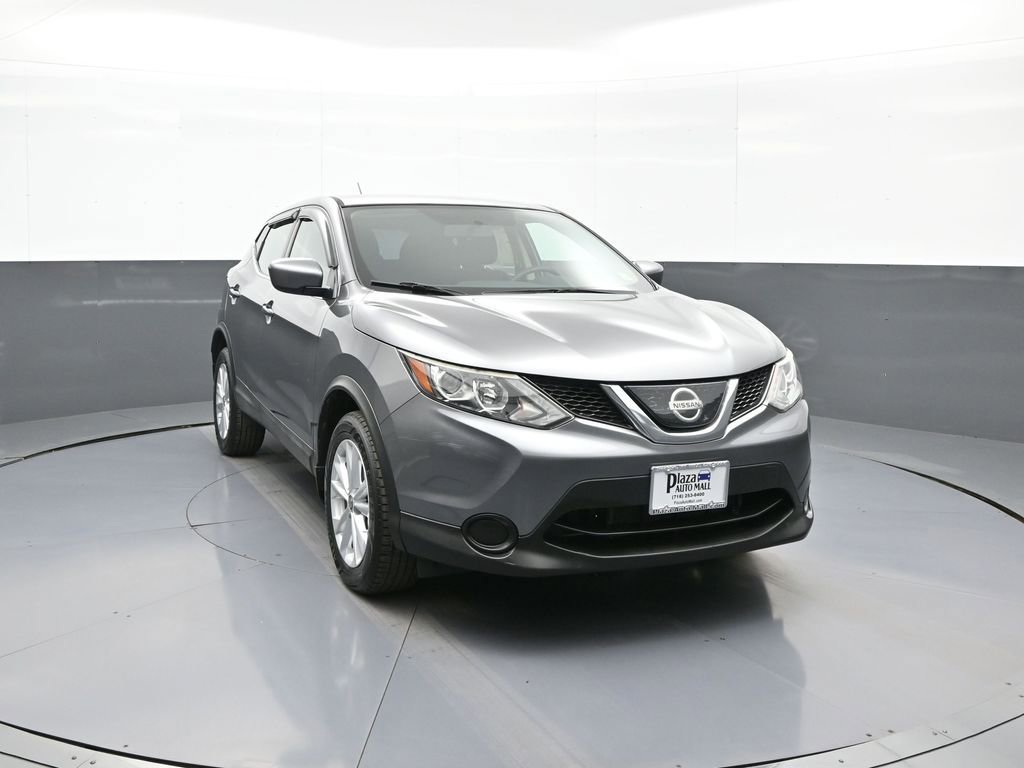 Used 2019 Nissan Rogue Sport S w/ Appearance Package FWD image 3