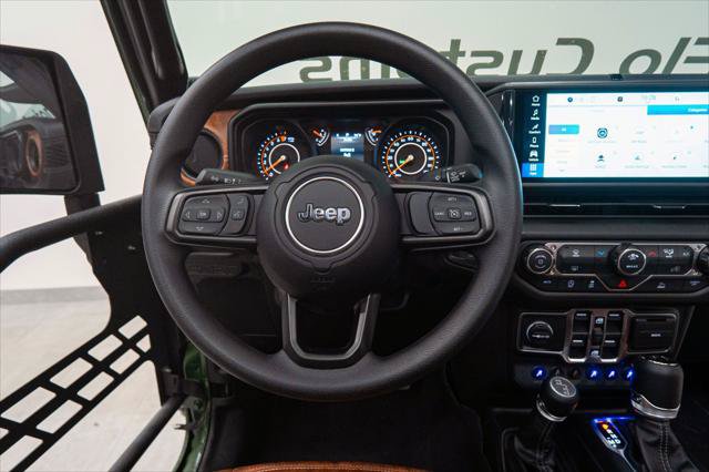 Used 2026 Jeep Gladiator Sport AWD/4WD image 2