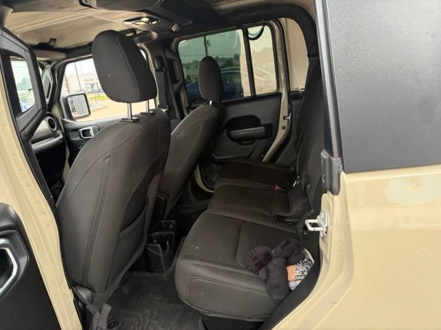 Used 2022 Jeep Gladiator Sport AWD/4WD image 11