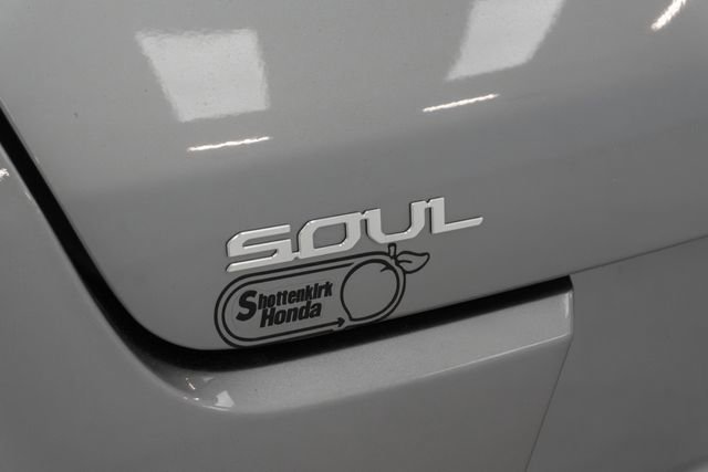 Used 2025 Kia Soul LX w/ LX Technology Package FWD image 9