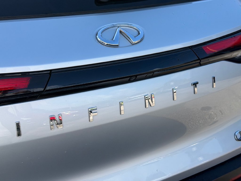 Used 2023 INFINITI QX60 Pure FWD image 18