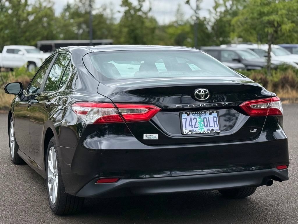 Used 2018 Toyota Camry LE FWD image 3