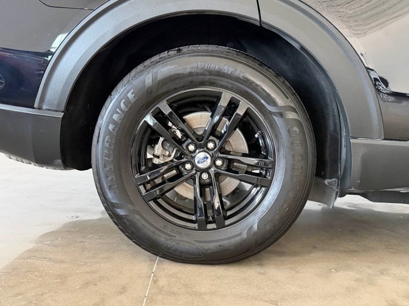 Used 2022 Ford Explorer XLT RWD image 9