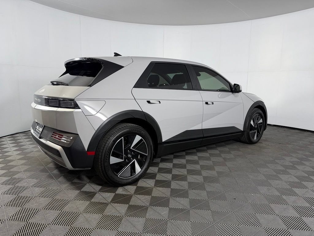 Used 2025 Hyundai Ioniq 5 SE RWD image 8