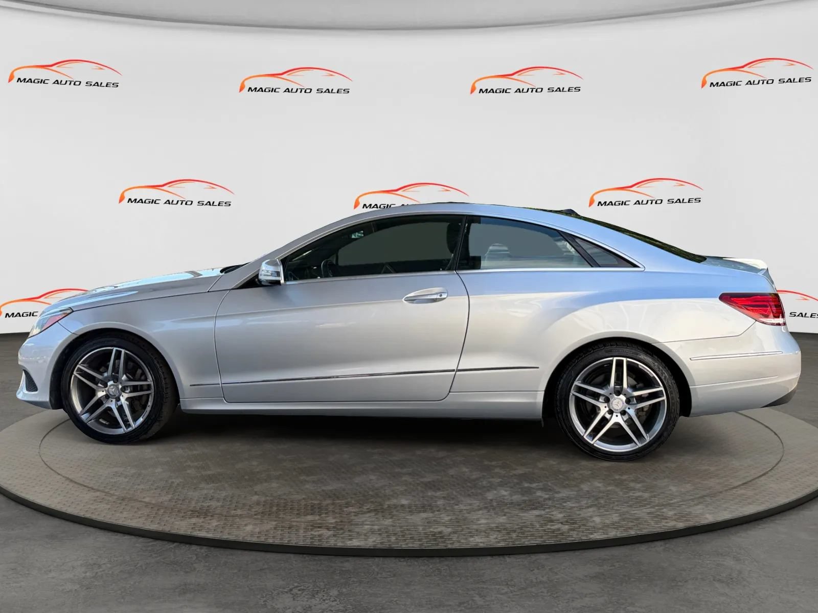 Used 2015 Mercedes-Benz E 400 4MATIC Coupe image 7