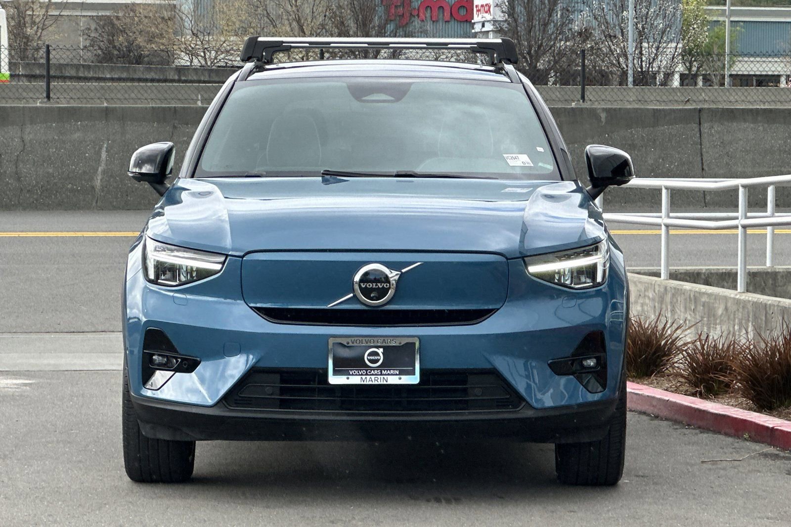 Certified 2023 Volvo XC40 Recharge Ultimate image 11