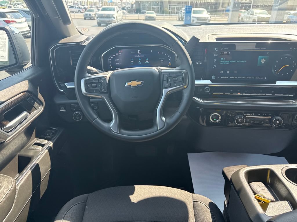 Used 2024 Chevrolet Silverado 1500 LT image 17