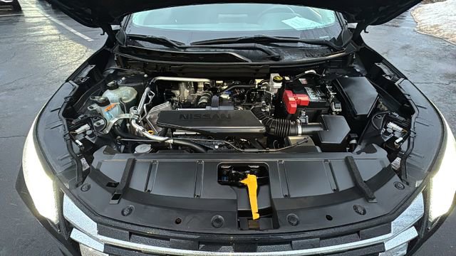 Used 2024 Nissan Rogue S image 39