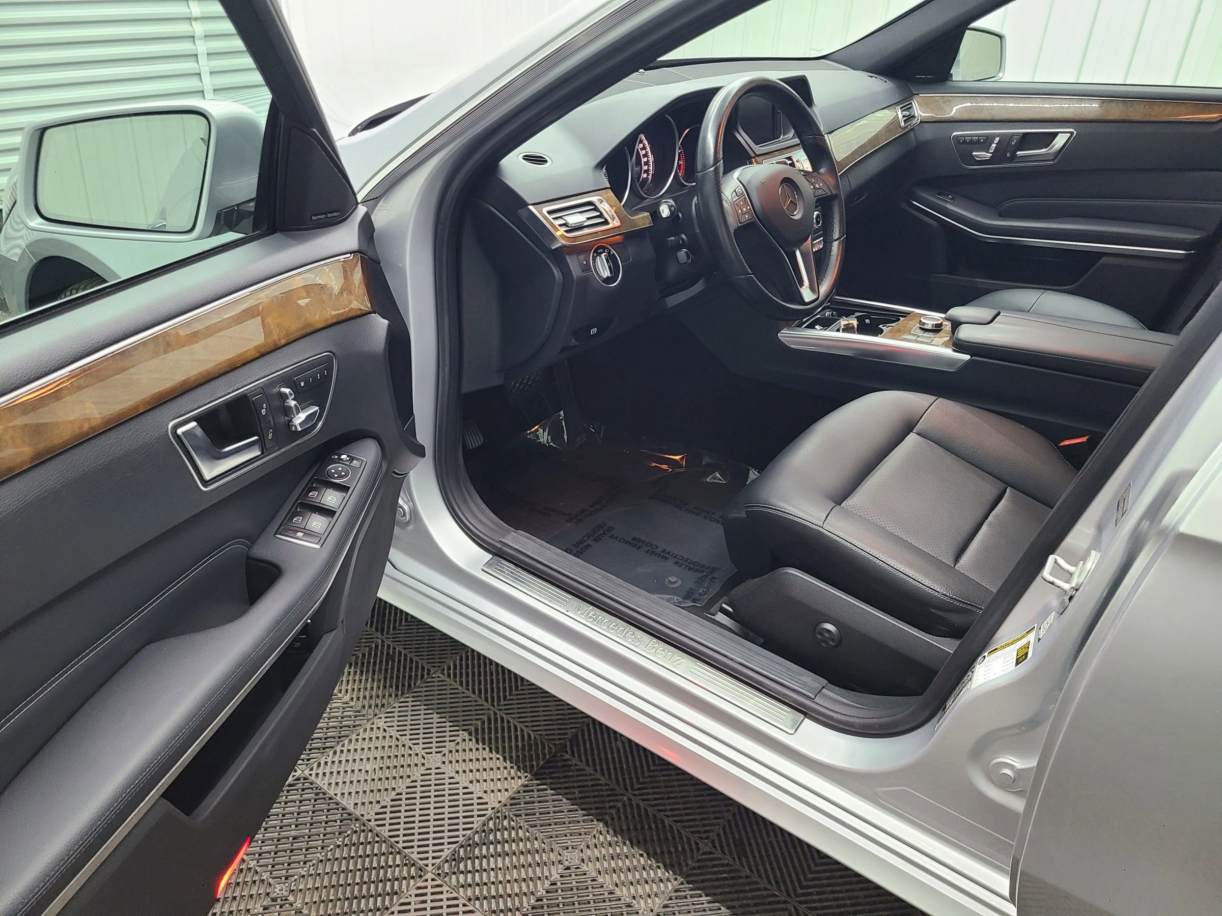 Used 2016 Mercedes-Benz E 350 4MATIC Sedan image 21