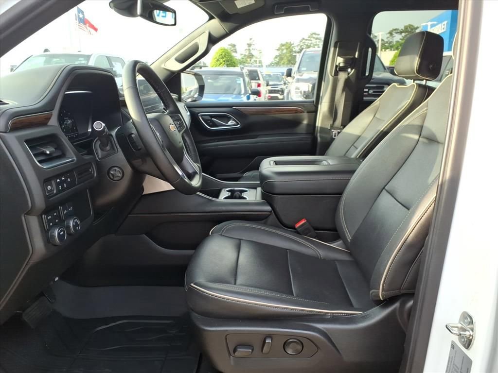 Used 2023 Chevrolet Suburban Premier image 18