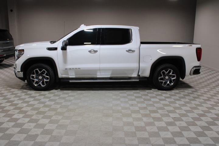 Used 2022 GMC Sierra 1500 SLT w/ SLT Premium Plus Package AWD/4WD image 9