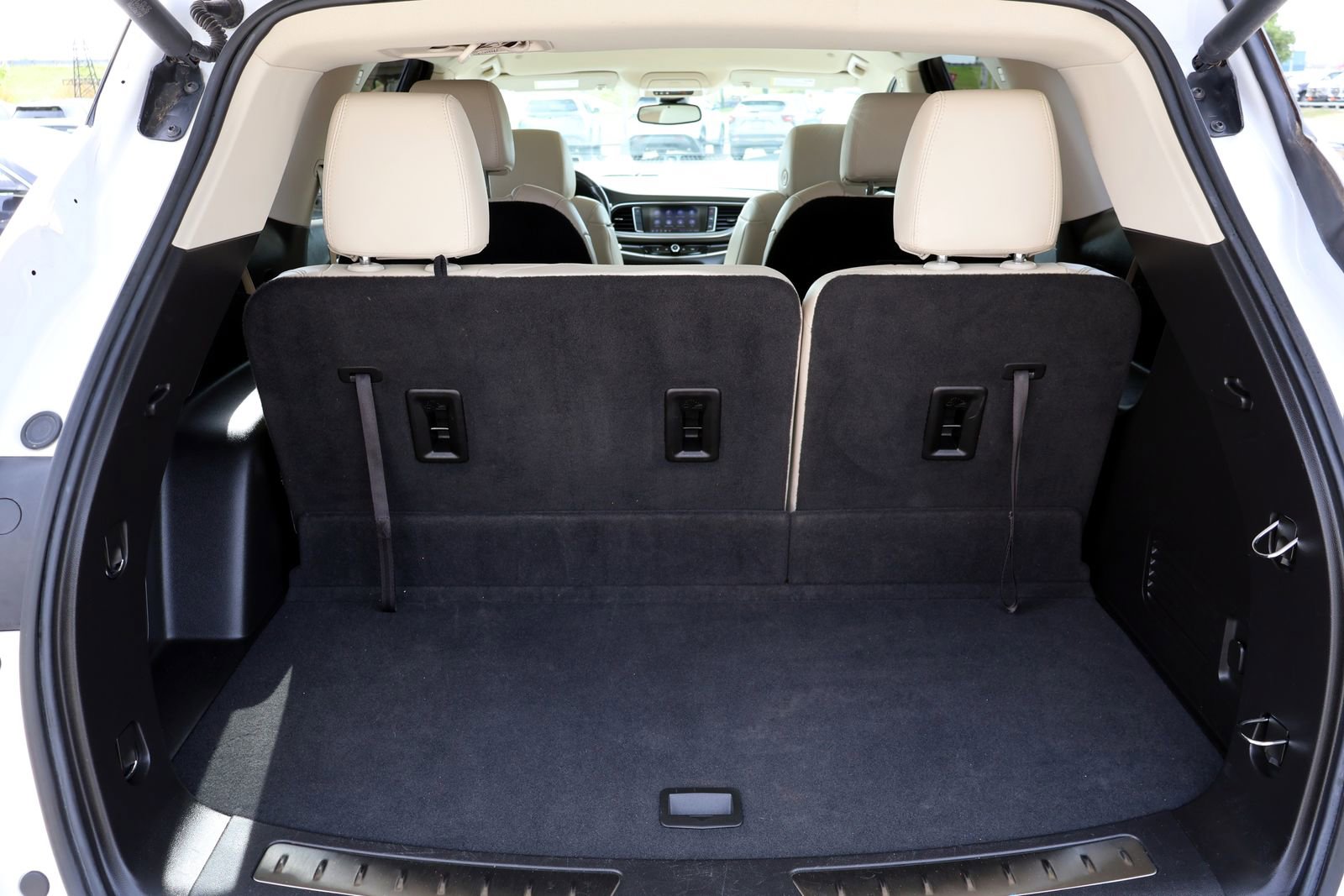 Used 2023 Buick Enclave Essence w/ Sport Touring Edition FWD image 11