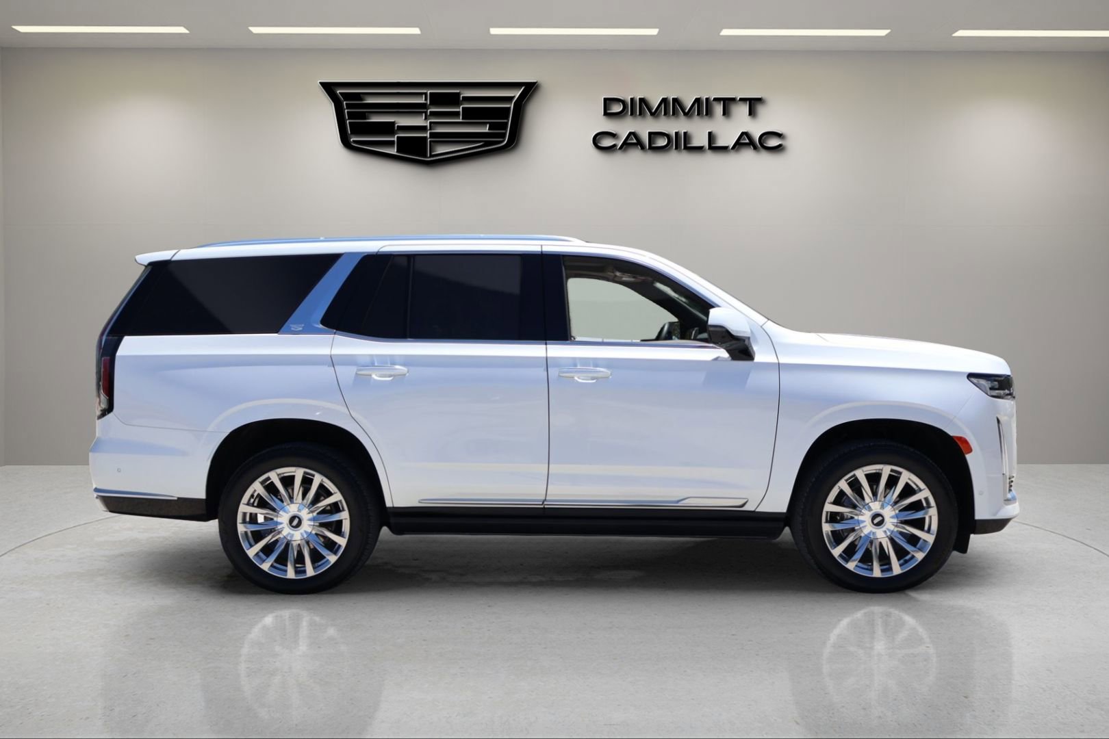 Used 2023 Cadillac Escalade Premium Luxury w/ Performance Package AWD/4WD image 6