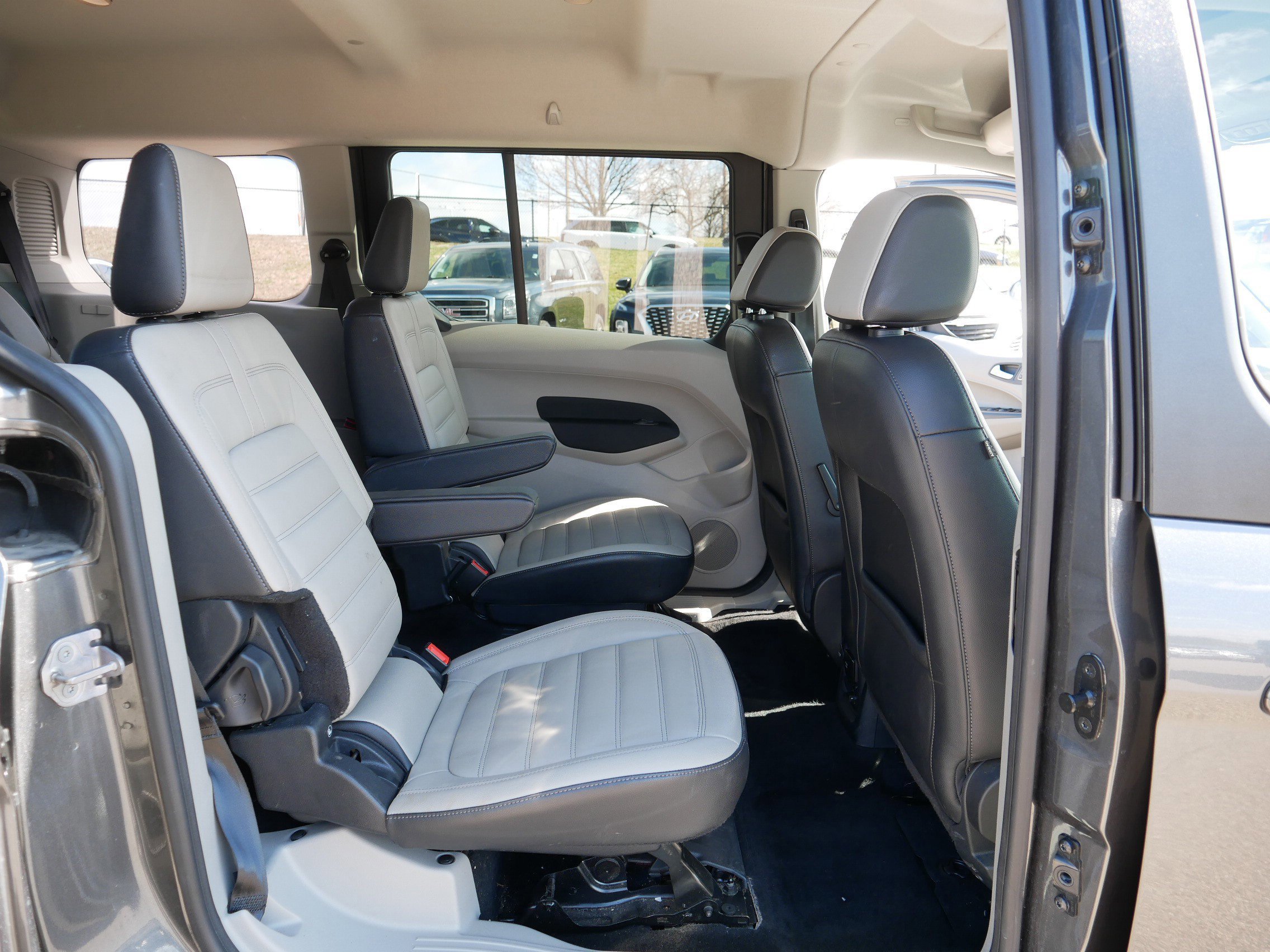 Used 2022 Ford Transit Connect XLT FWD image 19