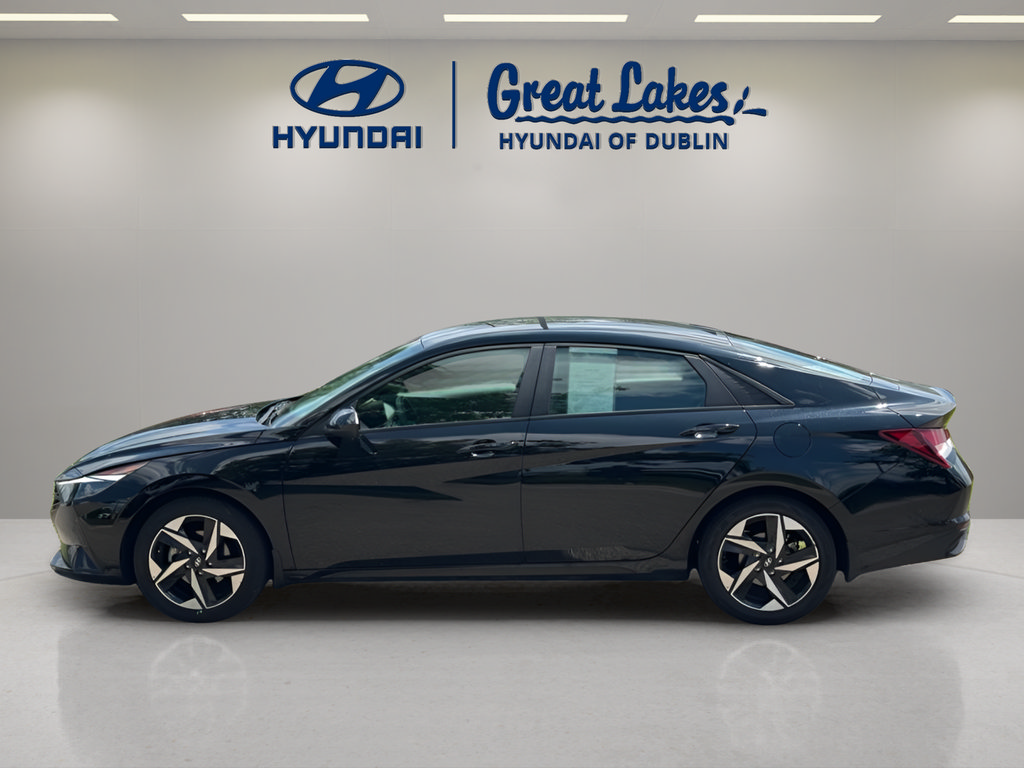Used 2023 Hyundai Elantra SEL w/ Convenience Package FWD image 2