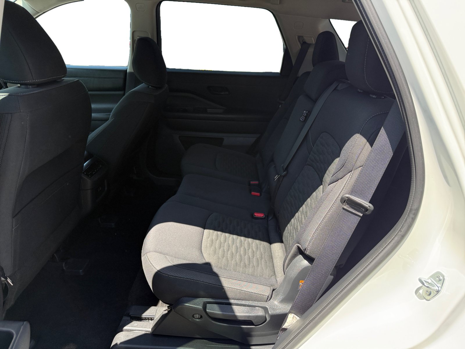 Used 2025 Nissan Pathfinder SV AWD/4WD image 16