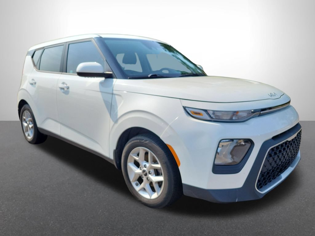 Used 2022 Kia Soul LX w/ Technology Package FWD image 7