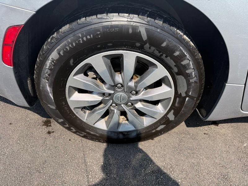 Used 2019 Chrysler Pacifica Touring-L Plus FWD image 17
