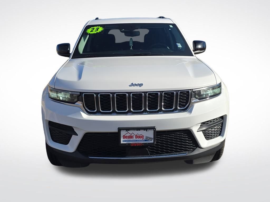 Used 2023 Jeep Grand Cherokee Laredo image 9