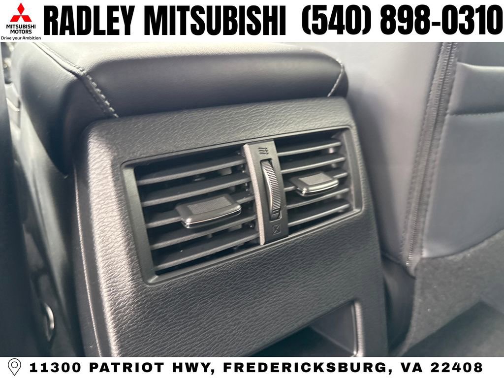 New 2026 Mitsubishi Outlander SE image 13