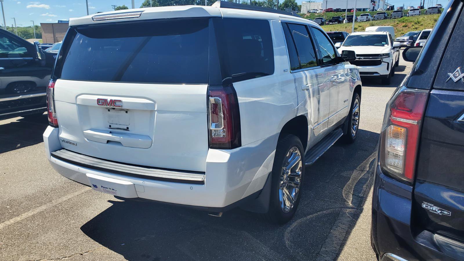 Used 2017 GMC Yukon SLT w/ Premium Edition RWD image 9