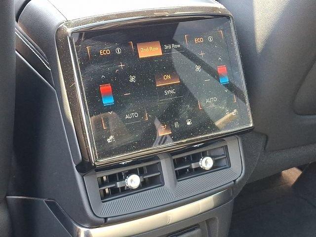 Certified 2026 Cadillac Vistiq Luxury AWD/4WD image 9