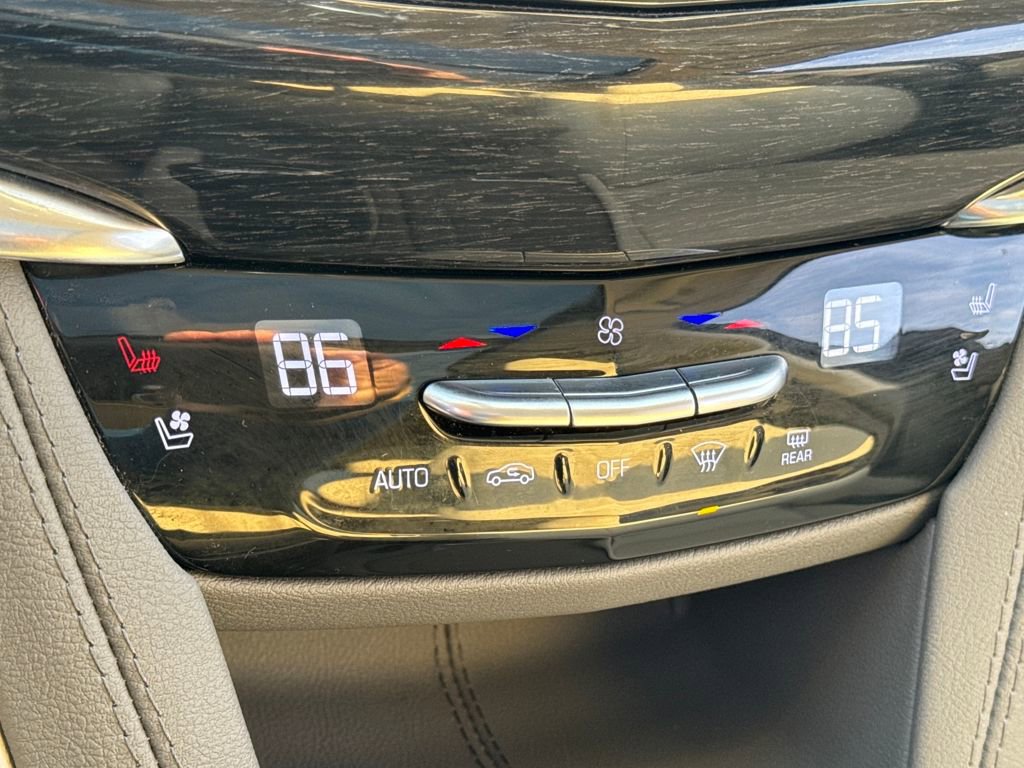 Certified 2023 Cadillac XT6 Premium Luxury image 27