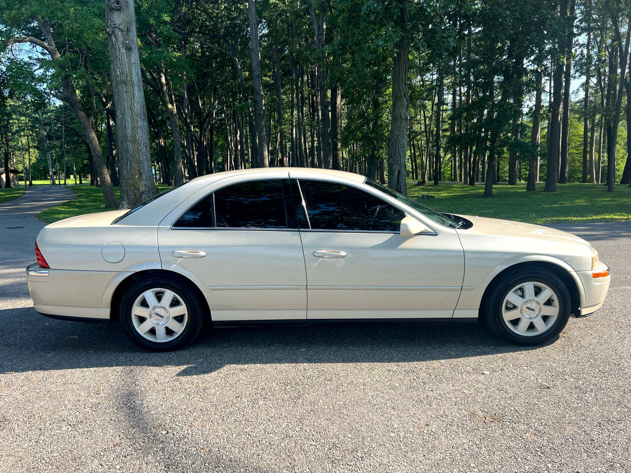 Used 2002 Lincoln LS image 6